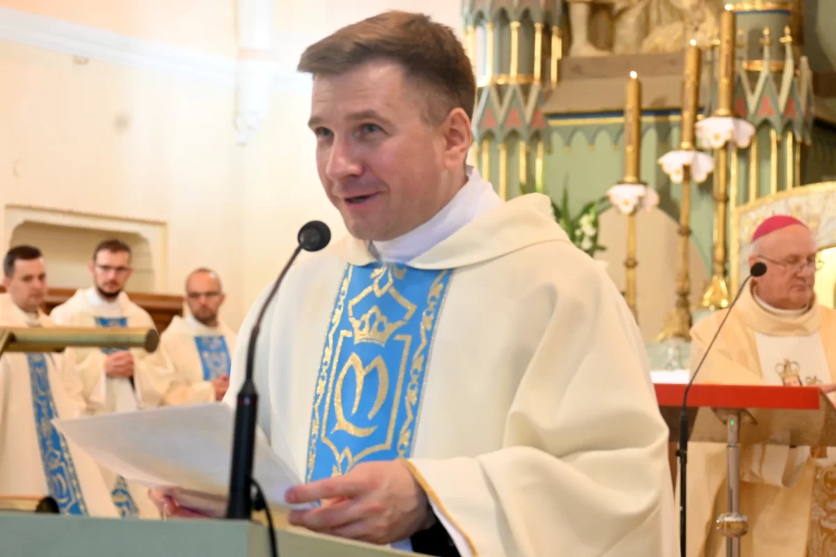 Nadzwyczajni Szafarze Komunii Świętej Archidiecezji Lubelskiej pielgrzymka Wąwolnica msza święta księża Eucharystia foto 20