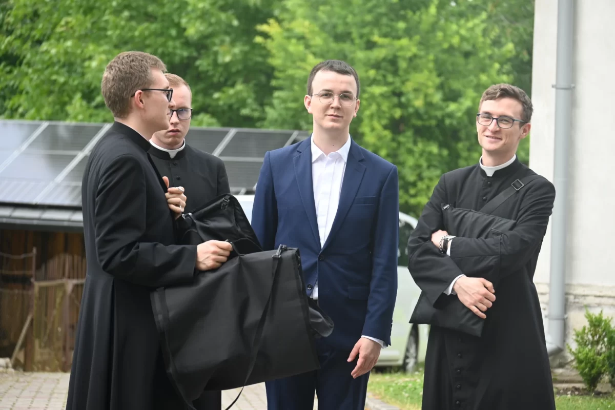 Nadzwyczajni Szafarze Komunii Świętej Archidiecezji Lubelskiej pielgrzymka Wąwolnica msza święta księża Eucharystia foto 36