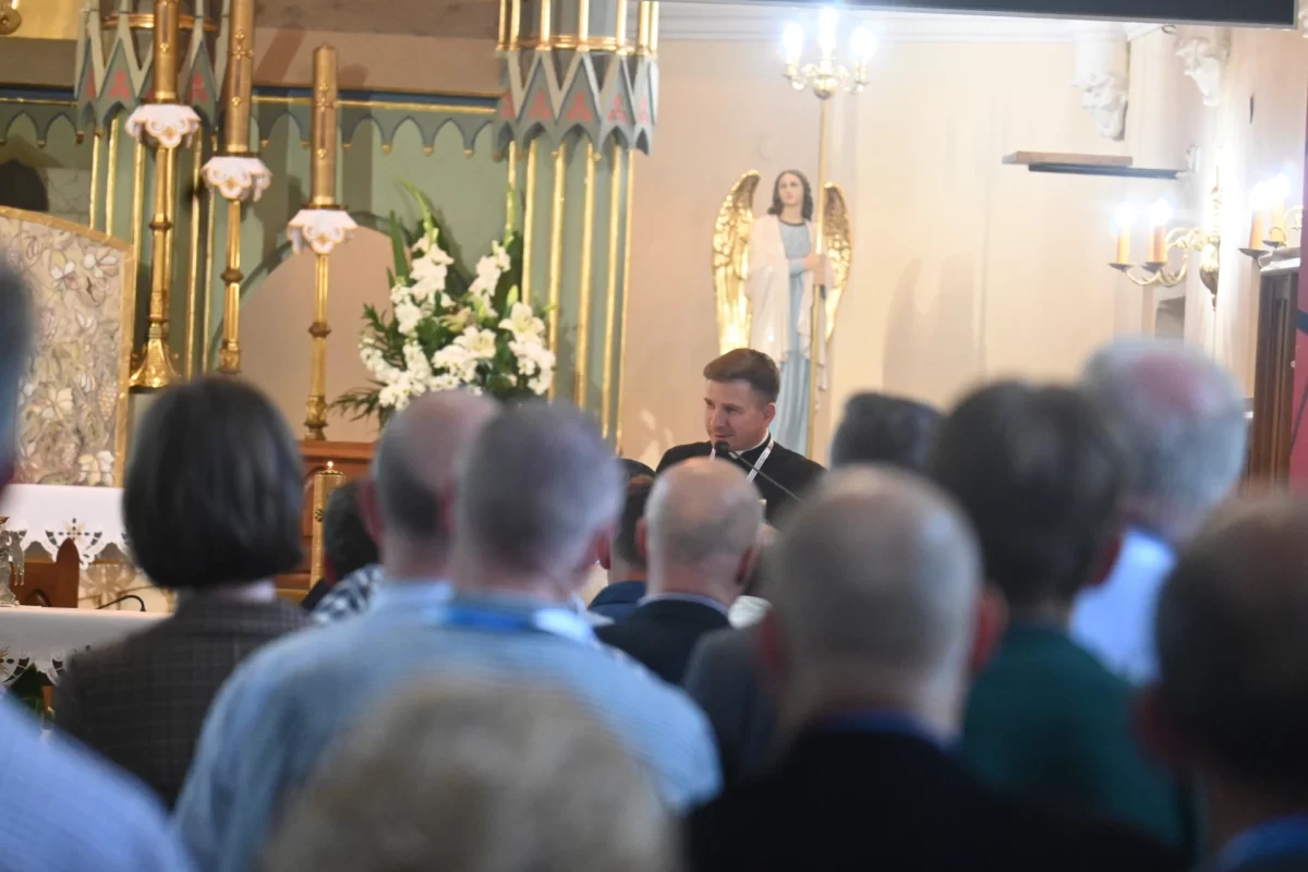 Nadzwyczajni Szafarze Komunii Świętej Archidiecezji Lubelskiej pielgrzymka Wąwolnica msza święta księża Eucharystia foto 4