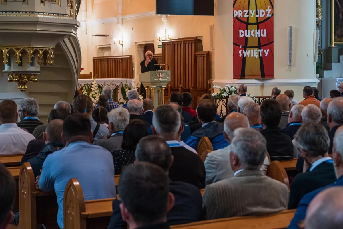 Nadzwyczajni Szafarze Komunii Świętej Archidiecezji Lubelskiej pielgrzymka Wąwolnica msza święta księża Eucharystia foto 5